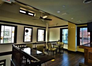 Bistro Contemporary Bar